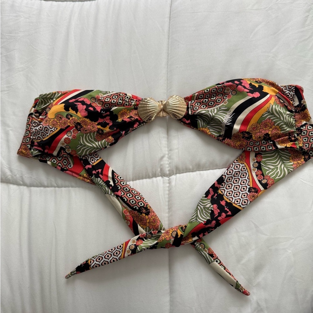 Sommer Swim Bikini Top with Shell Detail